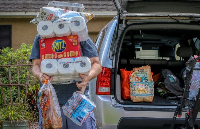 Bartering and Food Storage in a Warzone by mick-haupt of unsplash